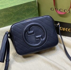 Gucci Blondie Medium Shoulder Bag